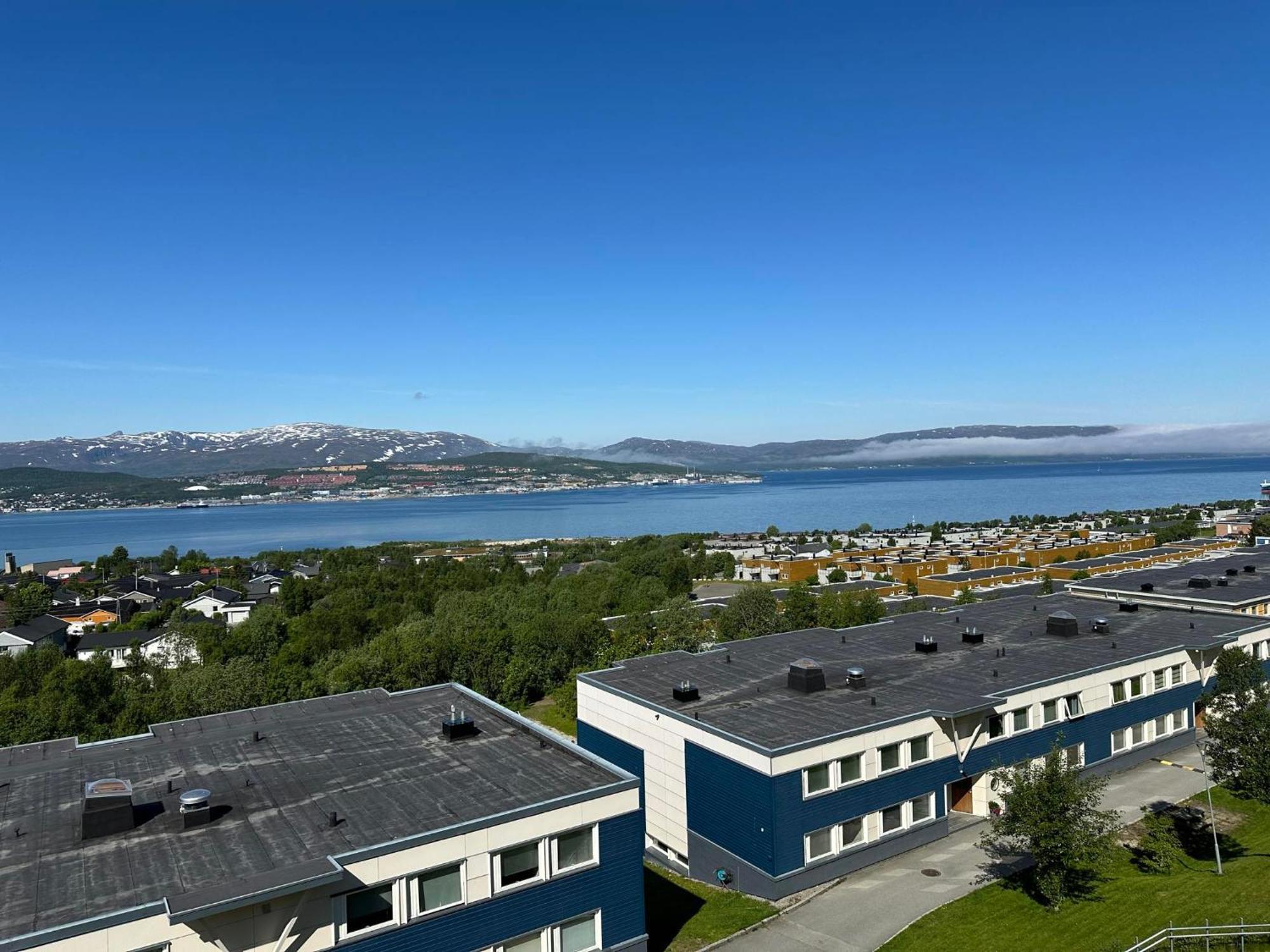 Arctic Inn, Cozy Single Bed Private Room In A Shared Apartment With Stunning Tromso Views ภายนอก รูปภาพ